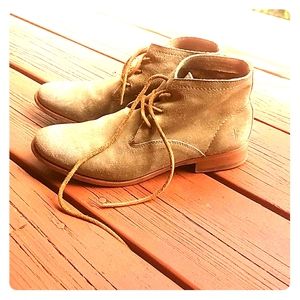frye carly chukka